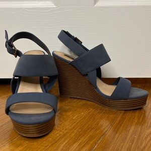 Parker & Sky Blue Platform Wedge Sandals Size 8 NWOT